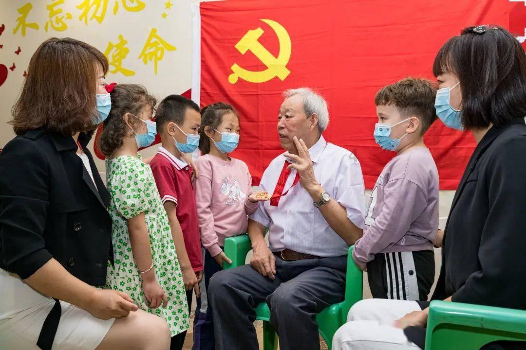 袭人为什么要处处提防黛玉呢？游戏画面